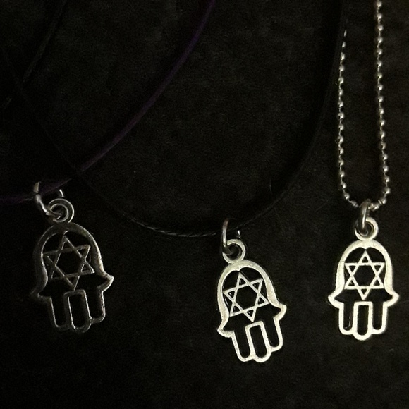 Star of David in hand necklace/ New - Picture 5 of 5